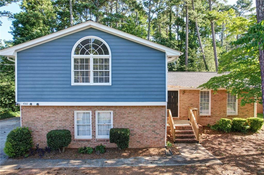MOUNTAIN CREEK - Residential Lease