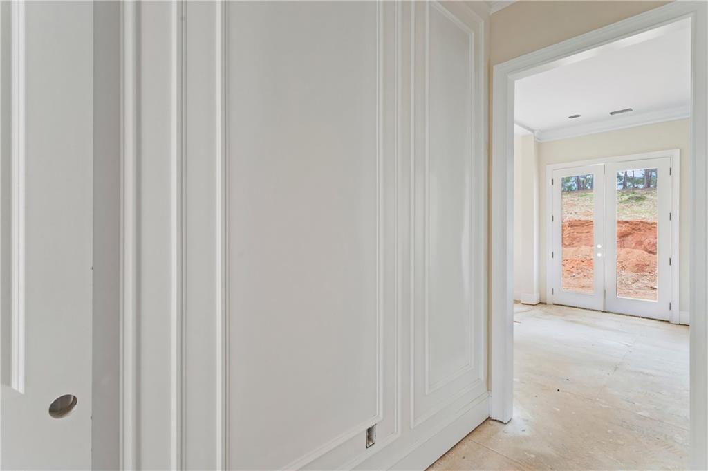 5694 Brendlynn Drive, Suwanee, Georgia image 9