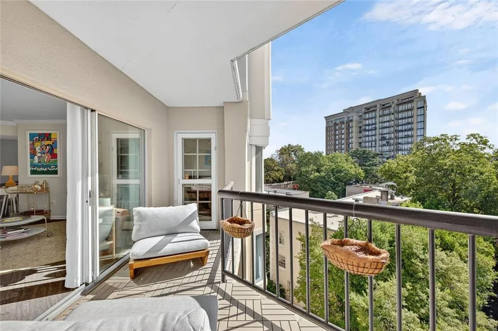 Atlanta, Georgia 30309, United States, 2 Bedrooms Bedrooms, ,2 BathroomsBathrooms,Residential,Active,225157