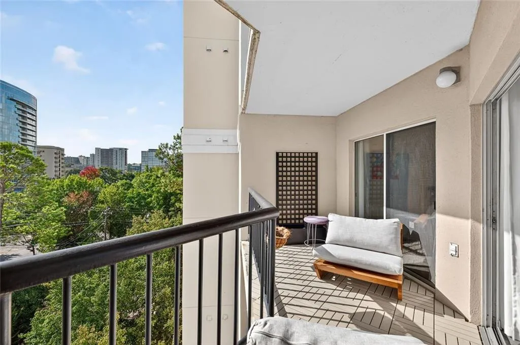 Atlanta, Georgia 30309, United States, 2 Bedrooms Bedrooms, ,2 BathroomsBathrooms,Residential,Active,225157