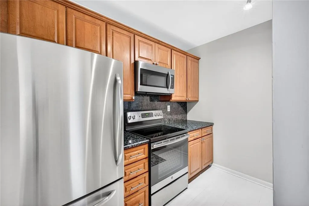 Atlanta, Georgia 30309, United States, 2 Bedrooms Bedrooms, ,2 BathroomsBathrooms,Residential,Active,225157