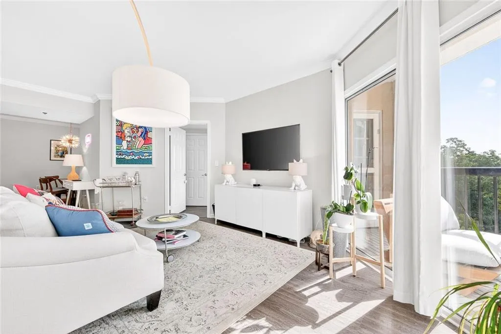 Atlanta, Georgia 30309, United States, 2 Bedrooms Bedrooms, ,2 BathroomsBathrooms,Residential,Active,225157