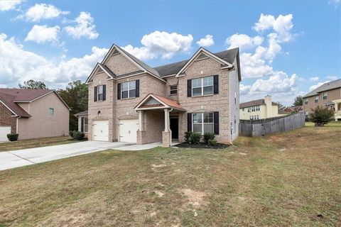 A home in Fairburn