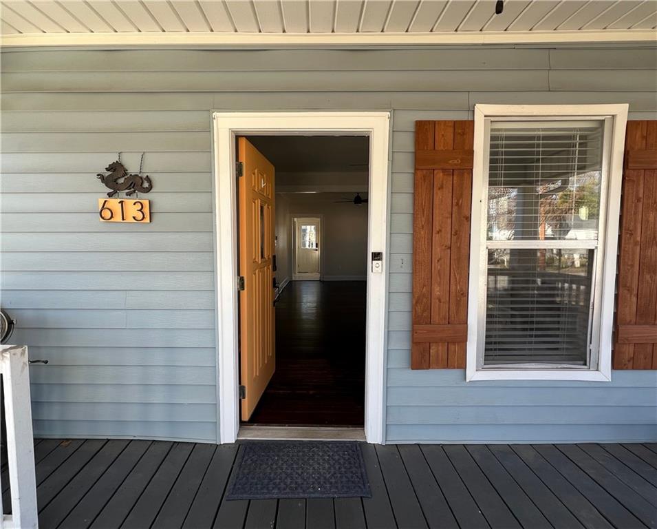 613 Stokeswood Avenue SE