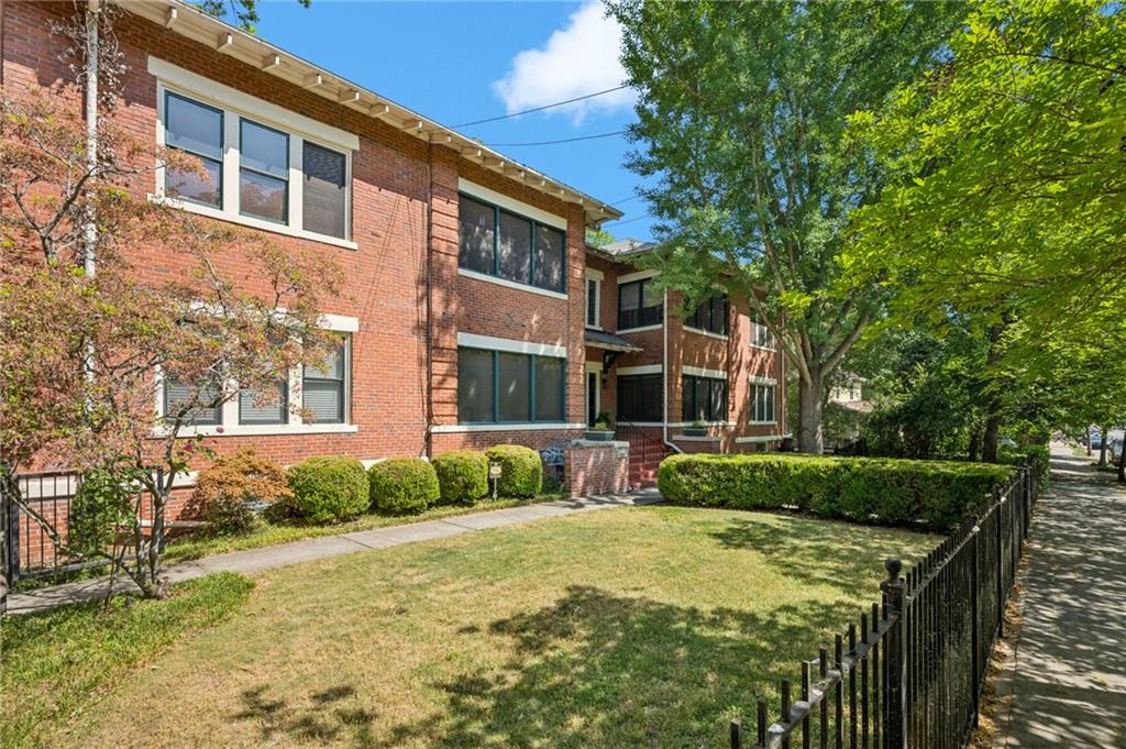 926 Waverly Way NE F