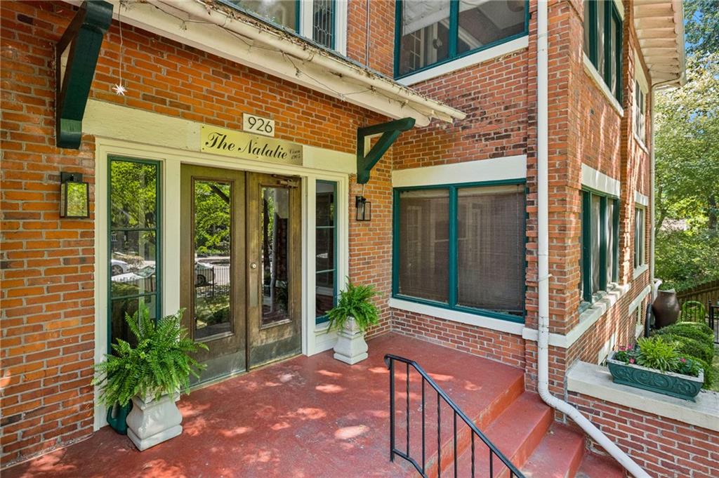 926 Waverly Way NE F