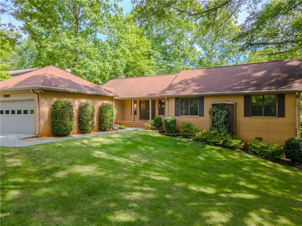 3809 Cotswold Drive, Lilburn, Georgia image 2