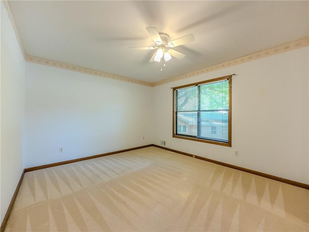 3809 Cotswold Drive, Lilburn, Georgia image 33