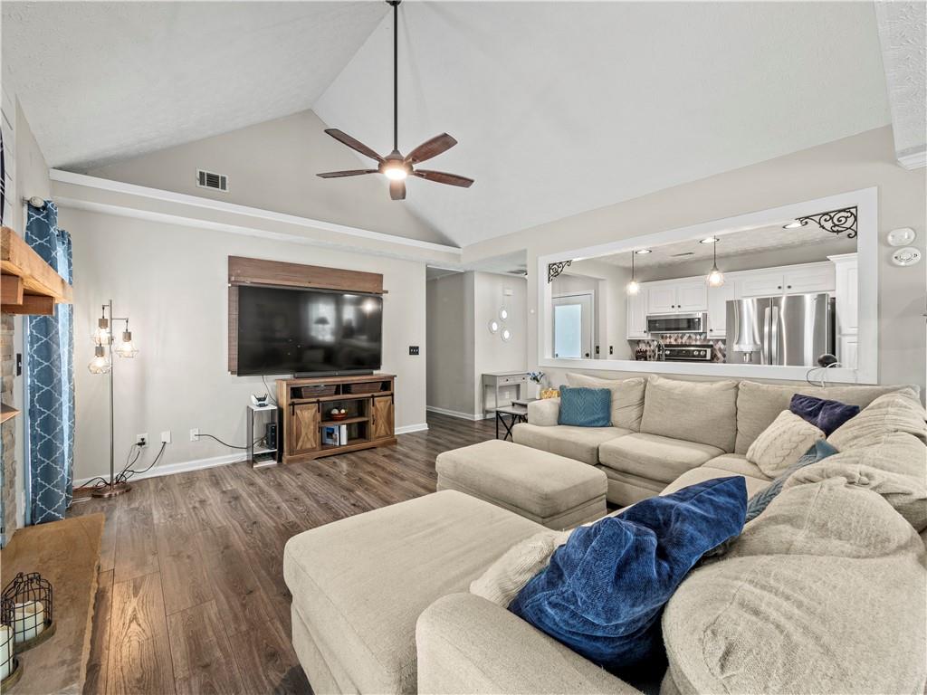6255 Buttonwood Court
