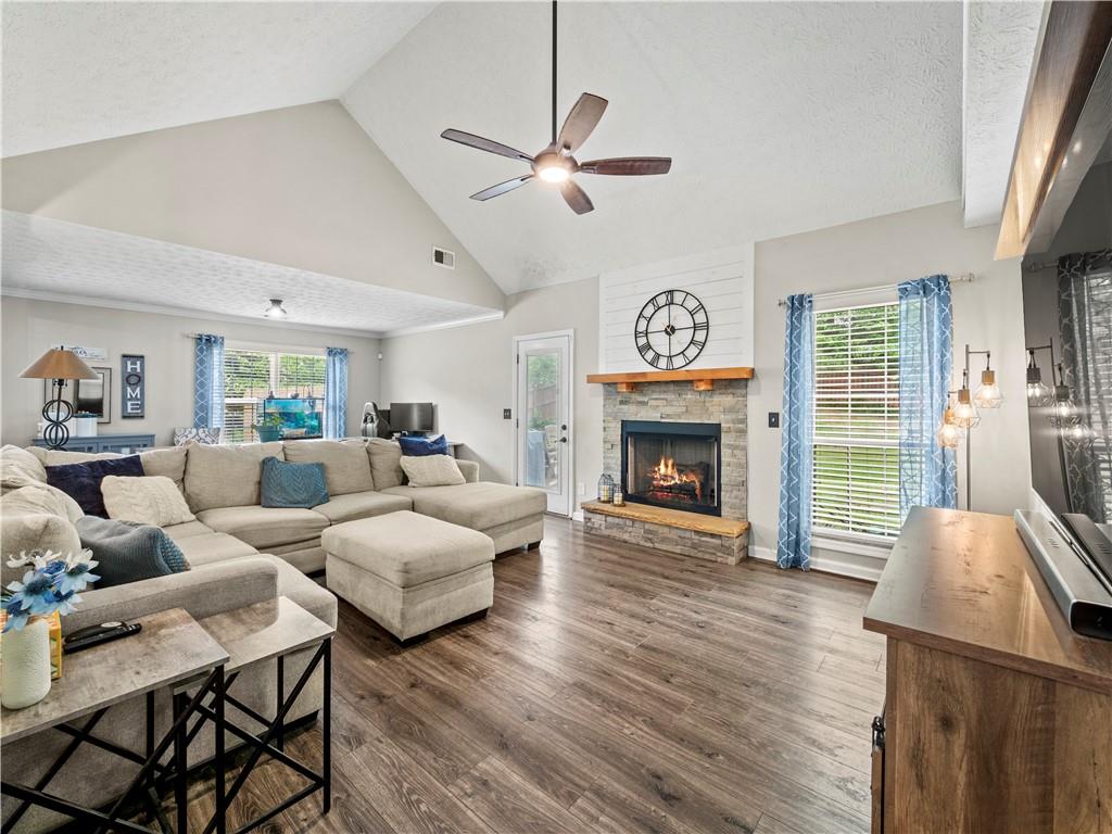 6255 Buttonwood Court