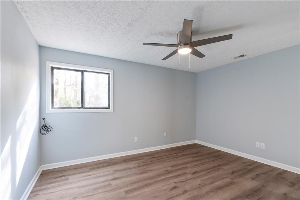 Old Roswell Corners - Residential Lease