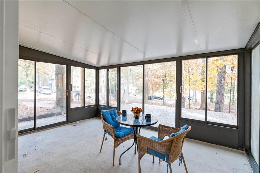 Old Roswell Corners - Residential Lease
