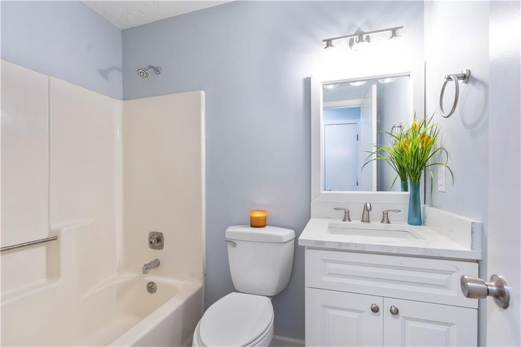 Old Roswell Corners - Residential Lease
