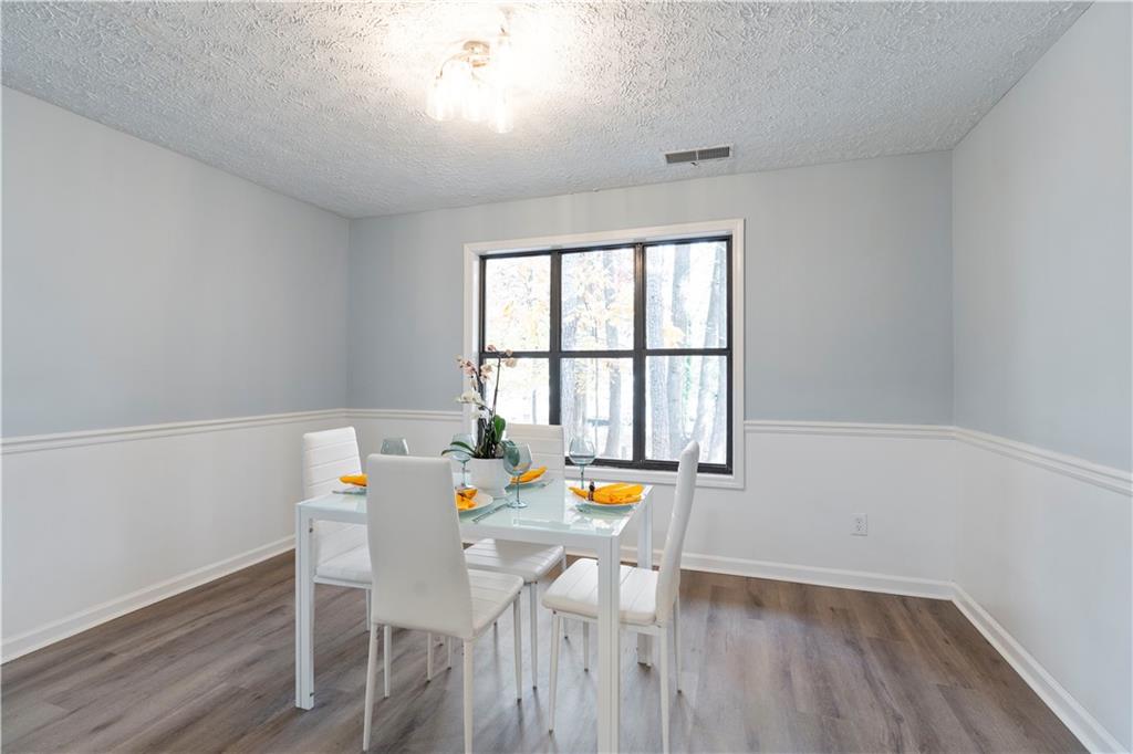 Old Roswell Corners - Residential Lease