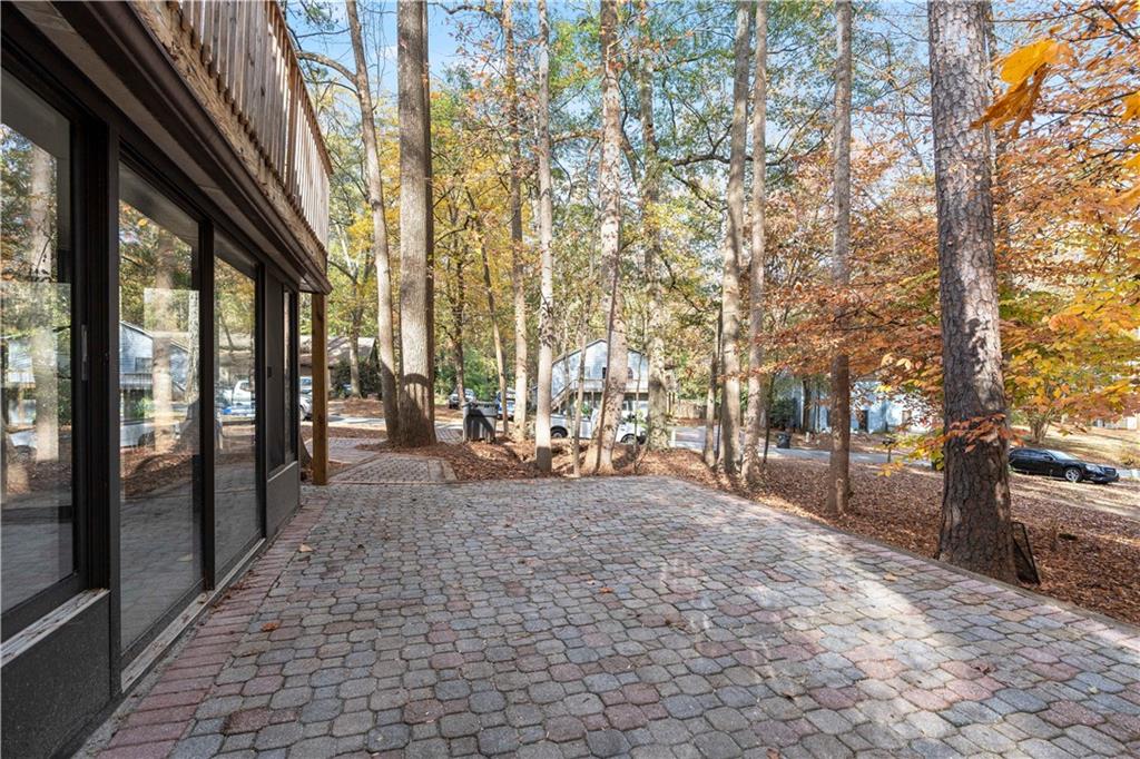 Old Roswell Corners - Residential Lease