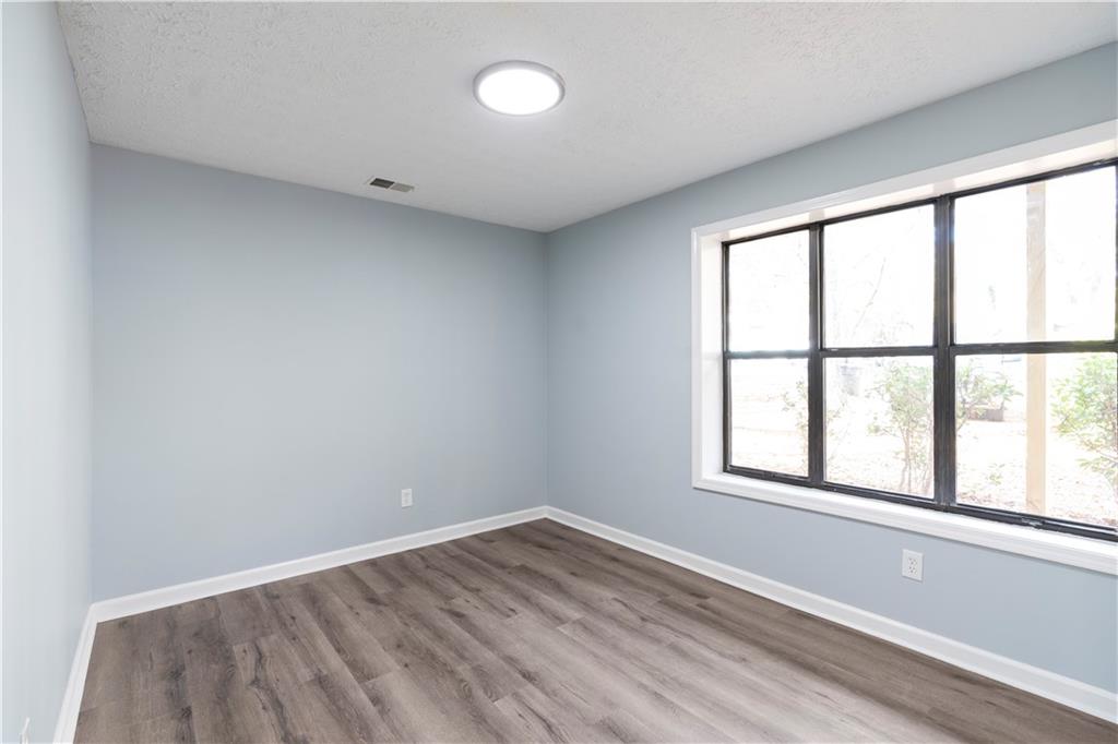 Old Roswell Corners - Residential Lease