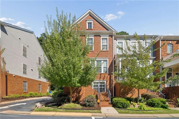 2253 LIMEHURST DR NE, BROOKHAVEN, GA 30319 - Image 923ea1ba0fbe183d64f5938e4c9a8f99/2467503697