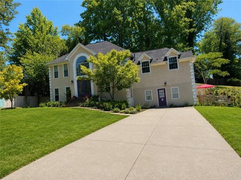 Homes For Sale - 809 Pine Ridge Bend<br/> Dekalb County, Stone Mountain, GA 30087