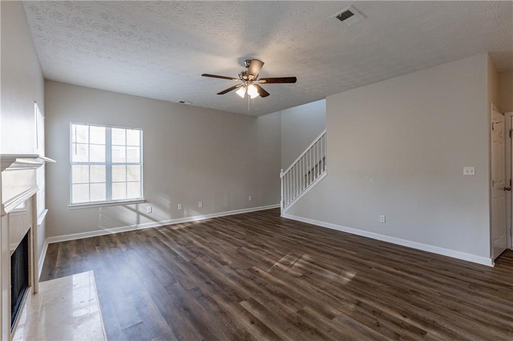 3506 Creekview Drive, Union City, Georgia image 12