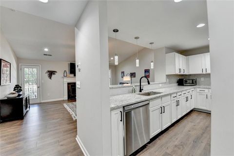 324 Teal Court Roswell GA 30076