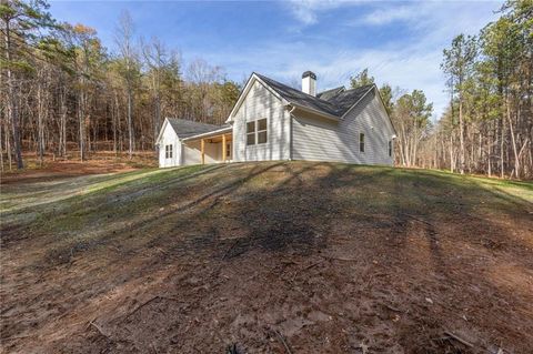 A home in Dawsonville