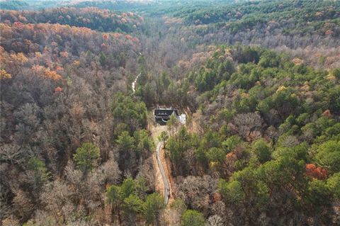 A home in Dawsonville