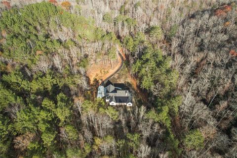 A home in Dawsonville