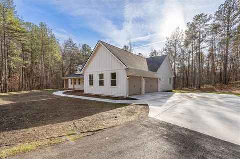 A home in Dawsonville