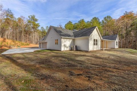 A home in Dawsonville