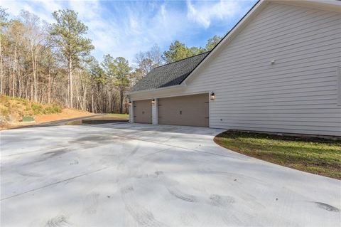 A home in Dawsonville