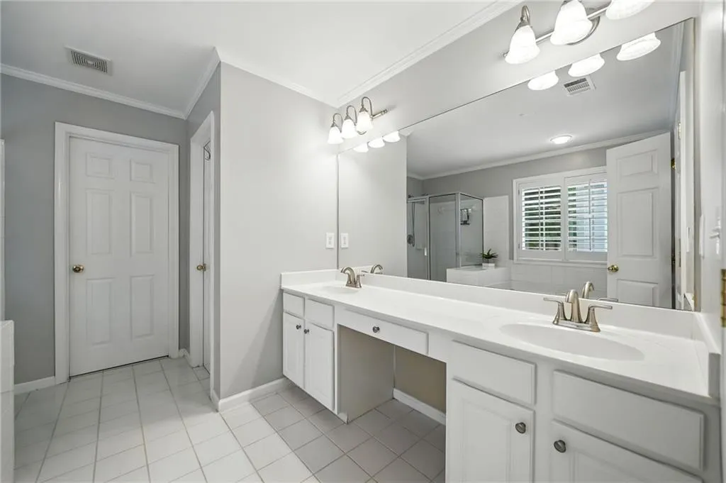 Smyrna, Georgia 30082, United States, 4 Bedrooms Bedrooms, ,3 BathroomsBathrooms,Residential,Active,198788