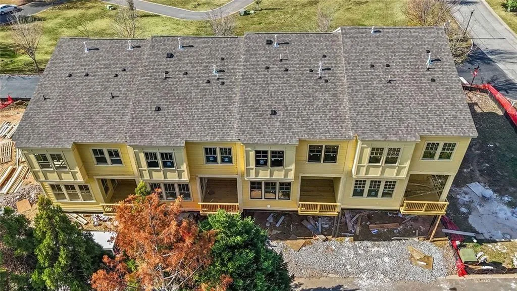 Senoia, Georgia 30276, United States, 3 Bedrooms Bedrooms, ,4 BathroomsBathrooms,Residential,Active,256889