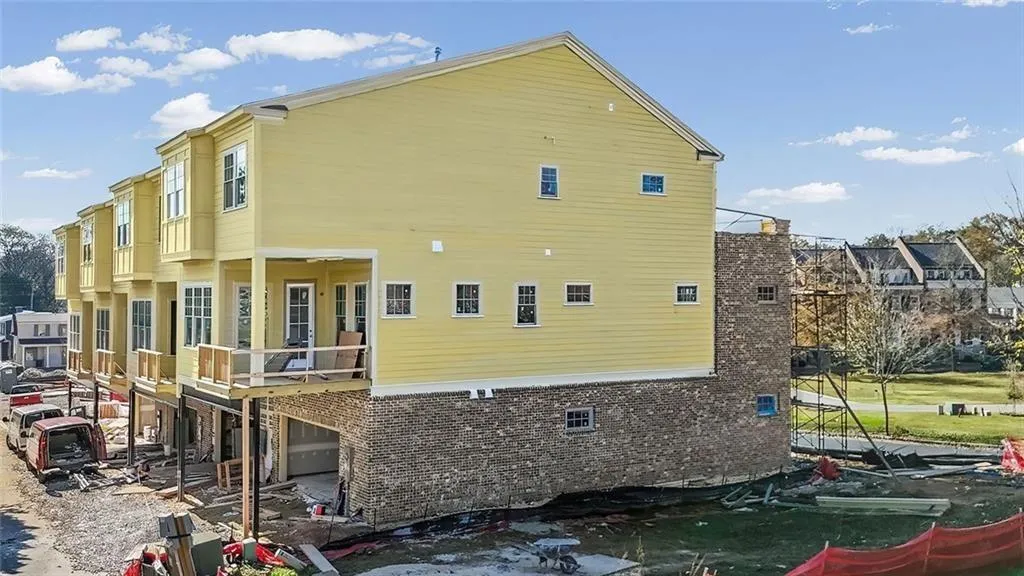 Senoia, Georgia 30276, United States, 3 Bedrooms Bedrooms, ,4 BathroomsBathrooms,Residential,Active,256889