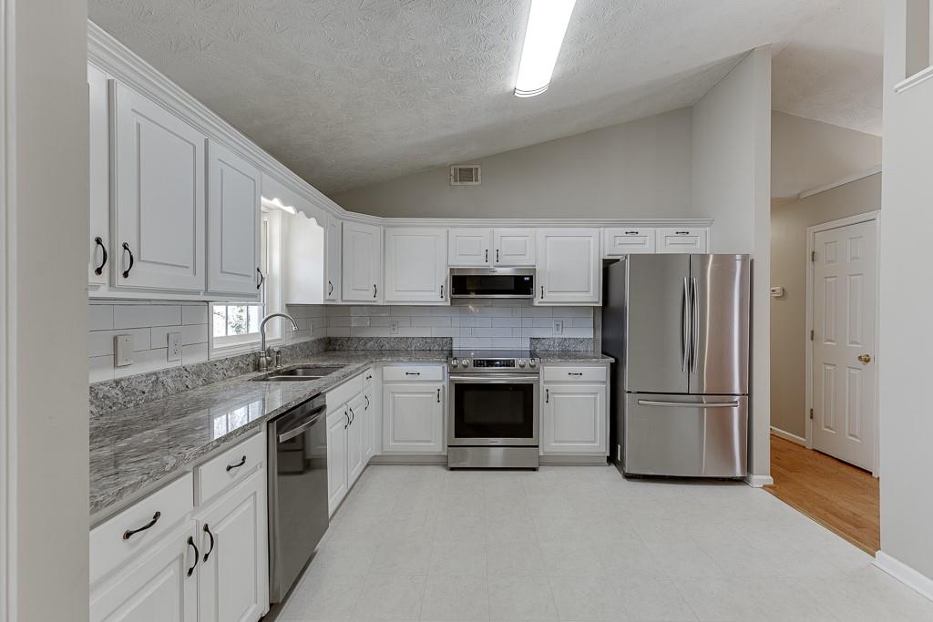 41 Pebble Court, Hoschton, Georgia image 12