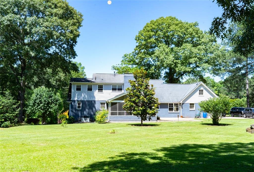 1060 OAK RIDGE Drive