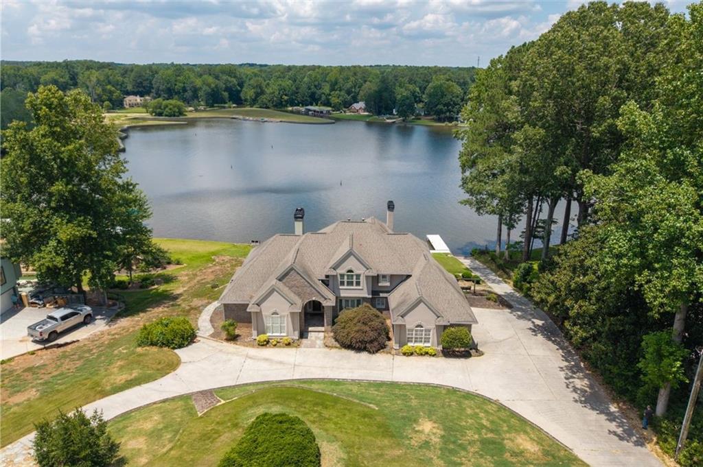 2220 EMERALD Drive