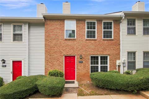 Townhouse For Rent - 218 Mill Creek Place<br/> Roswell, GA 30076