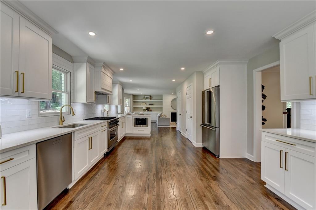 5567 Stapleton Drive, Dunwoody, Georgia image 14