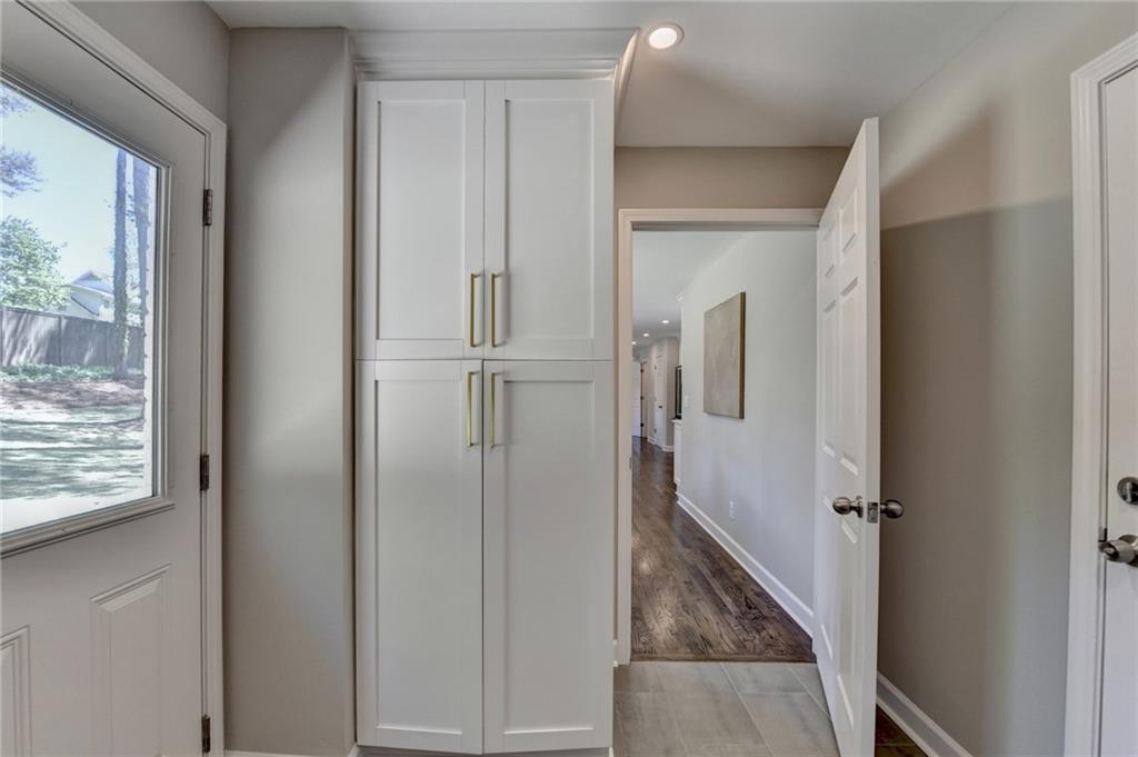 5567 Stapleton Drive, Dunwoody, Georgia image 27