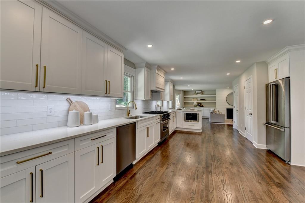 5567 Stapleton Drive, Dunwoody, Georgia image 18