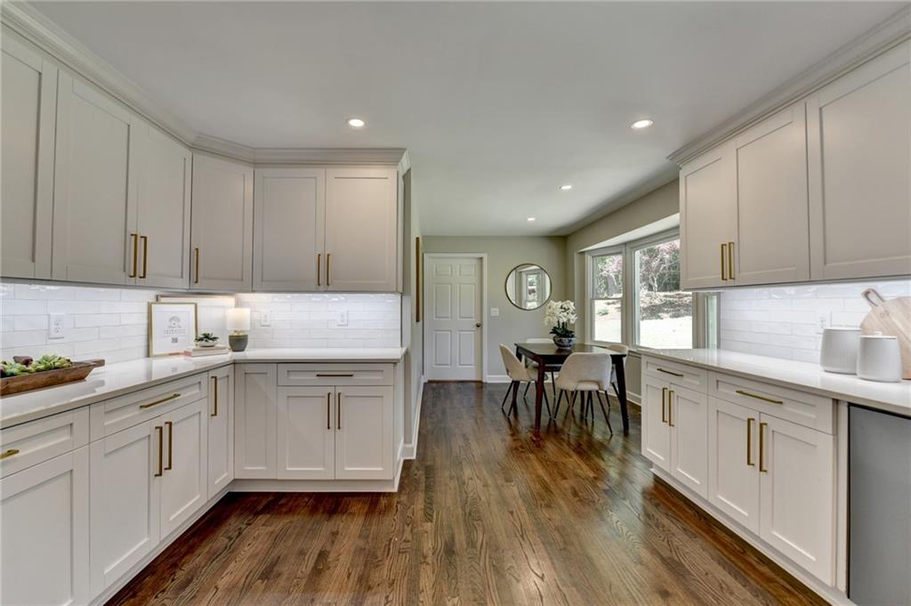 5567 Stapleton Drive, Dunwoody, Georgia image 19