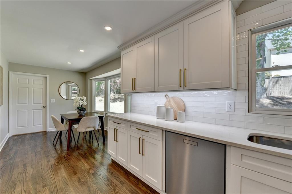 5567 Stapleton Drive