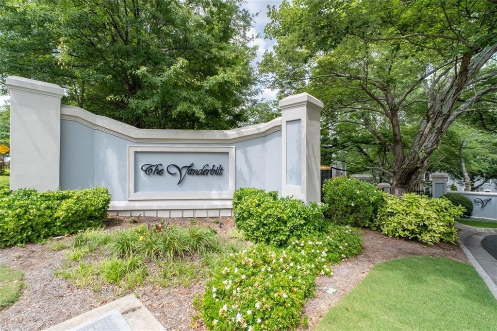 3071 LENOX Road NE 19
