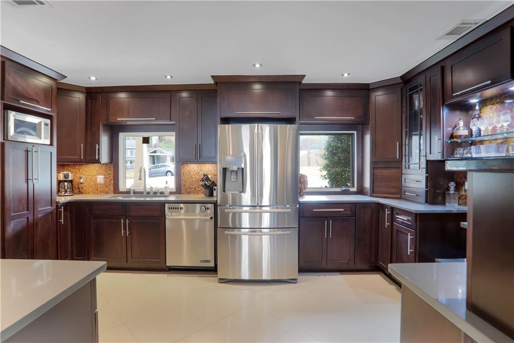 1616 Northlake Springs Court