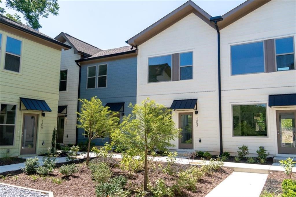 1070 Dill Avenue 301