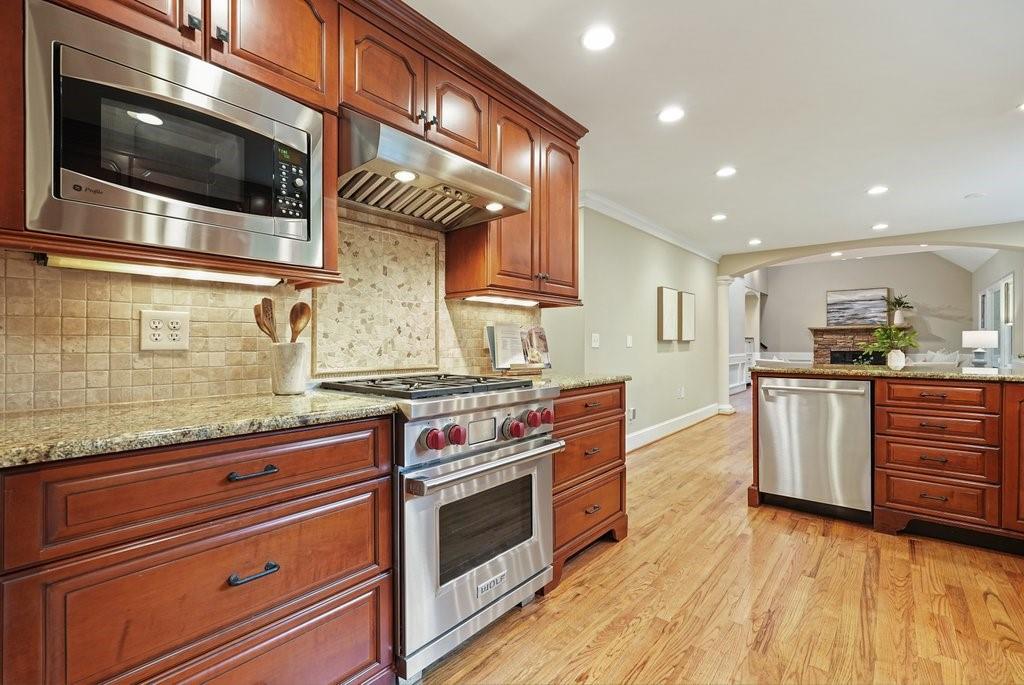 210 Malvern Place, Roswell, Georgia image 22