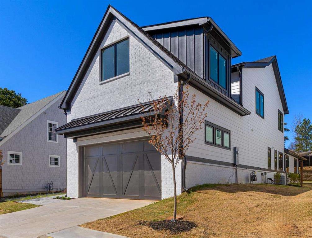 1240 Hayes Square