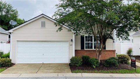 Homes For Sale - 559 W Oaks Drive<br/> Cherokee County, Woodstock, GA 30188