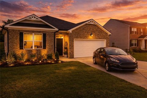 Homes For Sale - 120 Montgomery Drive<br/> Stockbridge, GA 30281