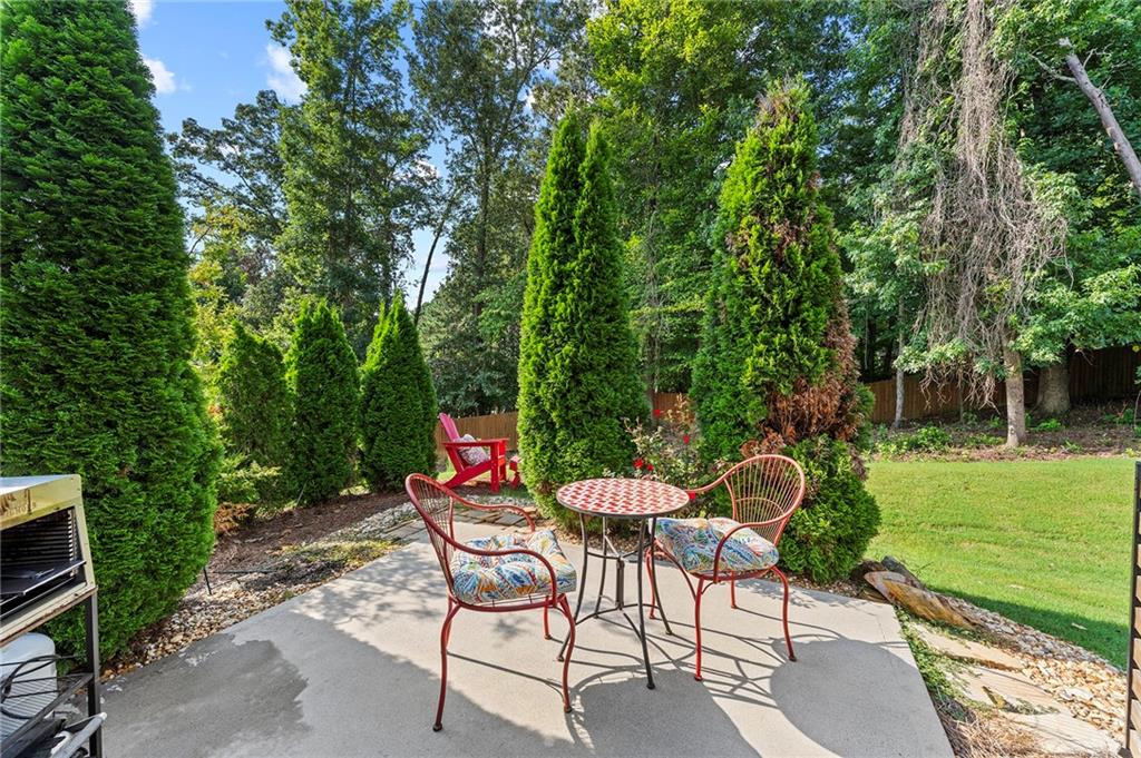 121 Rolling Hills Place